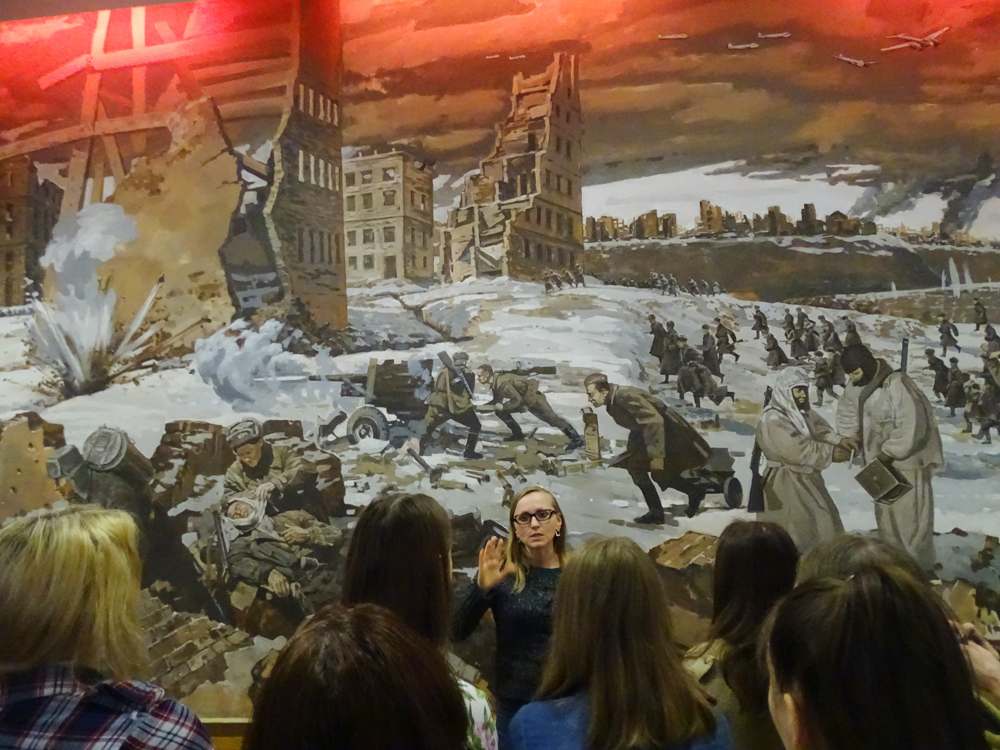 Exkursion ins Staatsmuseum: Den Schülern soll ein „positives russisches Geschichtsbild“ vermittelt werden. Foto: Simone Brunner