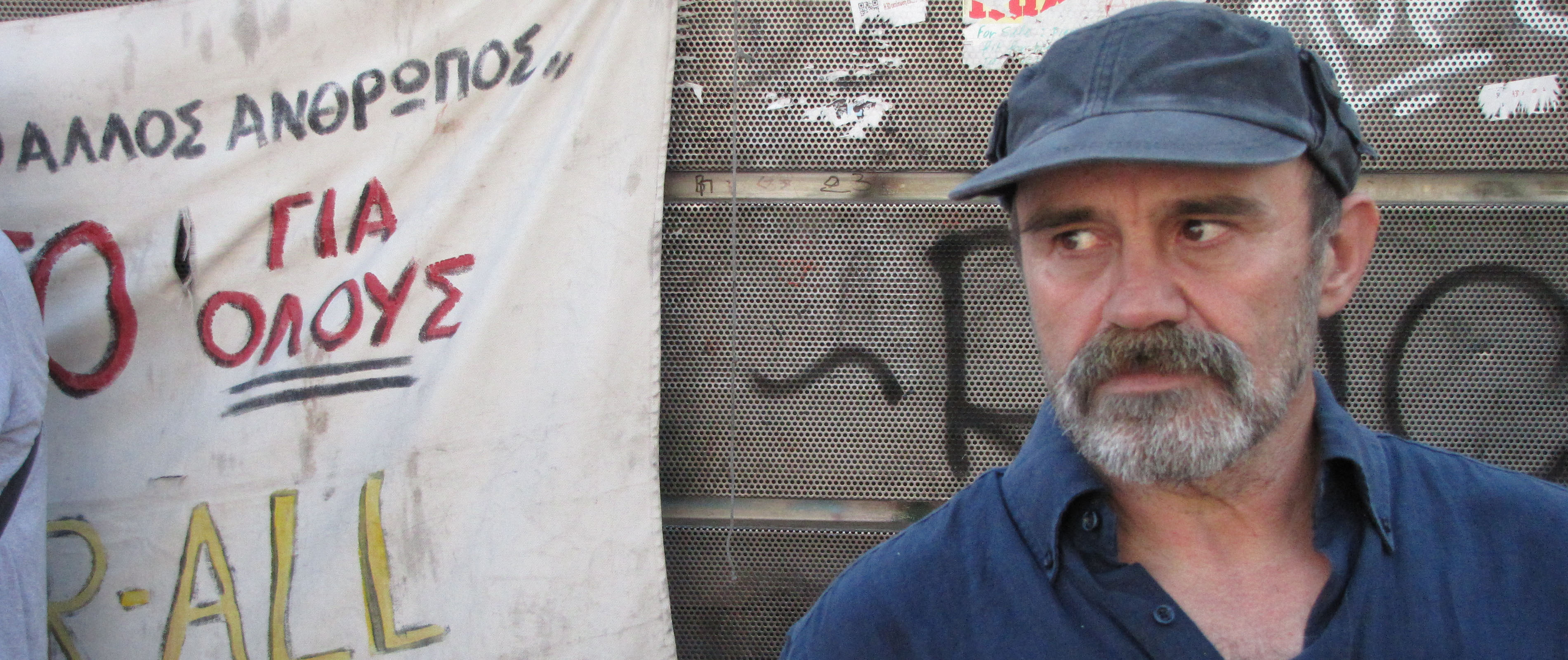 Konstantinos Polychronopoulos, einst Marketing und Werbeagent für große Firmen, bekocht heute auf den Straßen Athens seine Landsleute.
