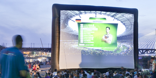 Deutschland gegen Brasilien in Warschau  beim Public Viewing zur WM 2014 - der Jubel für Deutschland war einhellig / Stefan Günther, n-ost