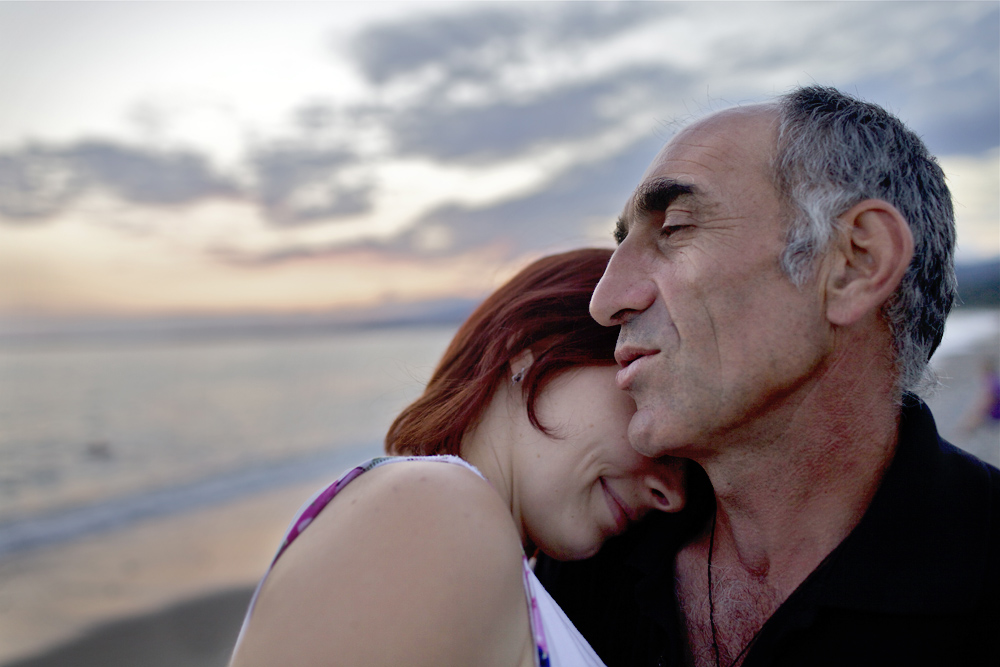 Eine schwierige Liebesbeziehung: Der abchasische Sportminister Rafael und seine russische Frau Natascha, Filmstill. / Foto: Real Fiction