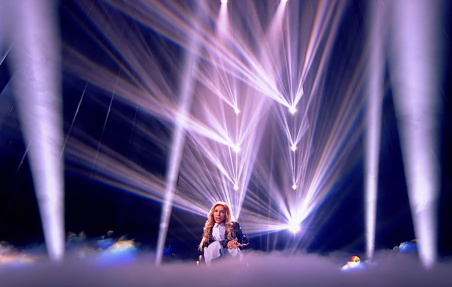 Mit dem Song „The Flame Is Burning“ soll die Sängerin Julia Samojlowa Russland beim Eurovision Song Contest in Kiew repräsentieren. / Foto: Screenshot aus dem Bewerbungsvideo auf der offiziellen Website des European Song Contest.
