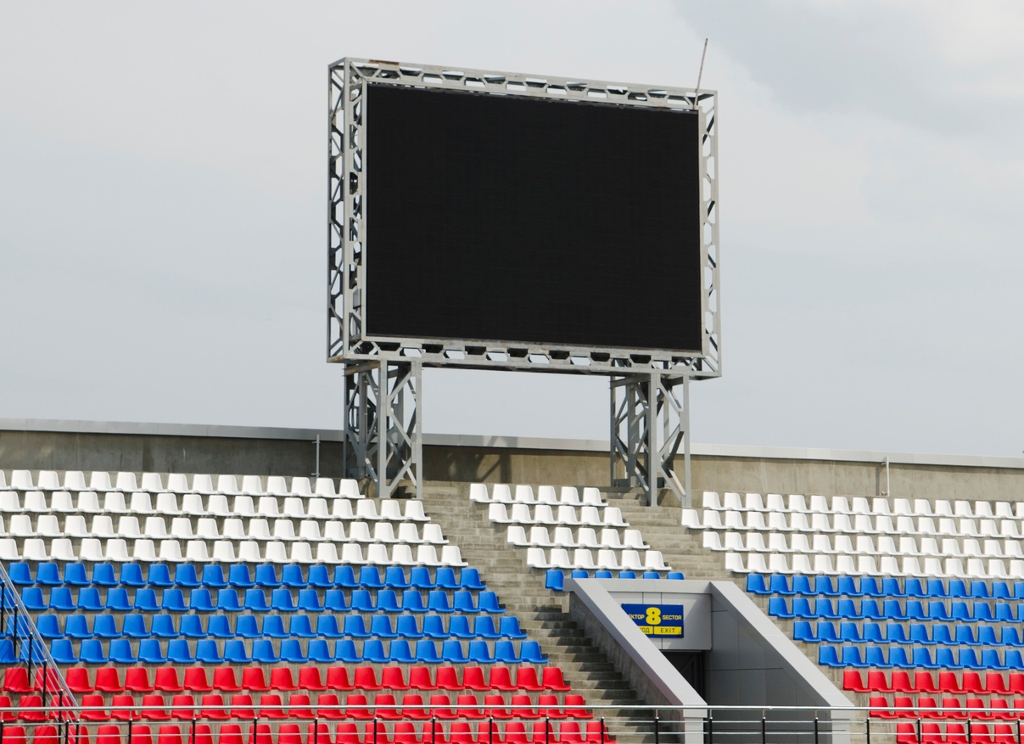  Leere Tribünen eines Stadions in Russland: &quot;Die Angst der russischen Führung vor einem WM-Boykott ist groß.&quot;  / Foto: Alexander Podshivalov, lori.ru