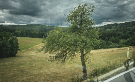 Die Protagonisten des Romans „Winterbergs letzte Reise" sind auf einer Reise durch die ehemalige Tschechoslowakei. / Foto: Florian Bachmeier, n-ost