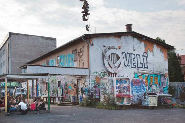 Robert B. Fishman, n-ost