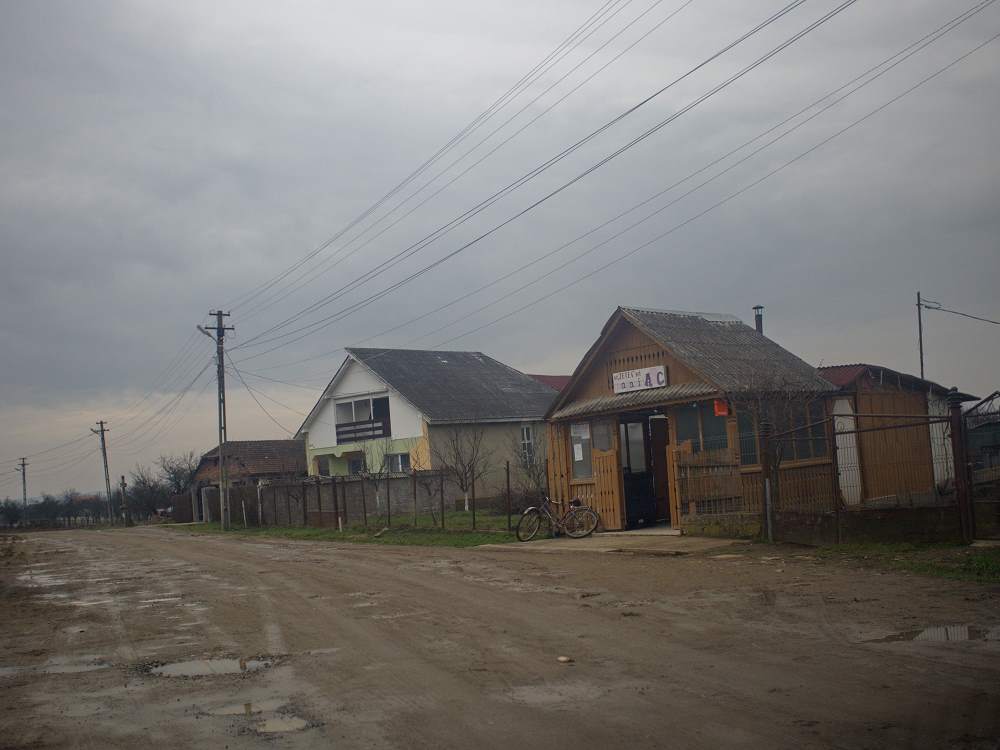 Das Dorf Racsa-VII unweit der Stadt Seini. Hier wurden Kinder für pornographische Aufnahmen missbraucht / Remus Tiplea, n-ost