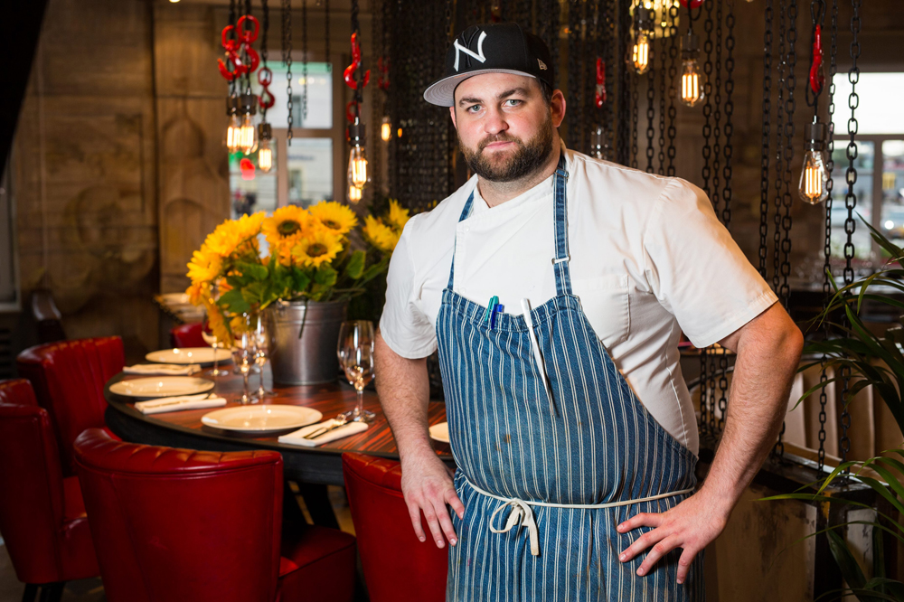 Sebbie Kenyon, Chefkoch im Restaurant „Woronesch“, bringt den New Yorker Lifestyle nach Moskau - allerdings nur mit russischem Rindfleisch. / Promobilder Woronesch