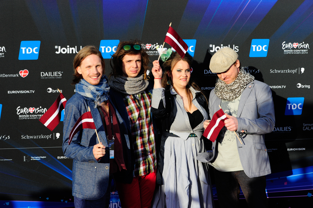 Jöran Steinhauer (links) und seine Band "Aarzemnieki" auf der Auftaktveranstaltung des Song Contest in Kopenhagen / Sander Hesterman (EBU)
