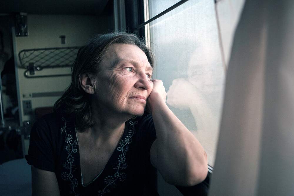 Immer noch fliehen die Menschen aus den Kampfgebieten. Tatjana aus dem Bezirk Donezk lebt inzwischen in einem ausrangierten Eisenbahnwaggon in Slowjansk. Sie hat keine Hoffnung auf eine dauerhafte Waffenruhe. / Foto: Florian Bachmeier, n-ost