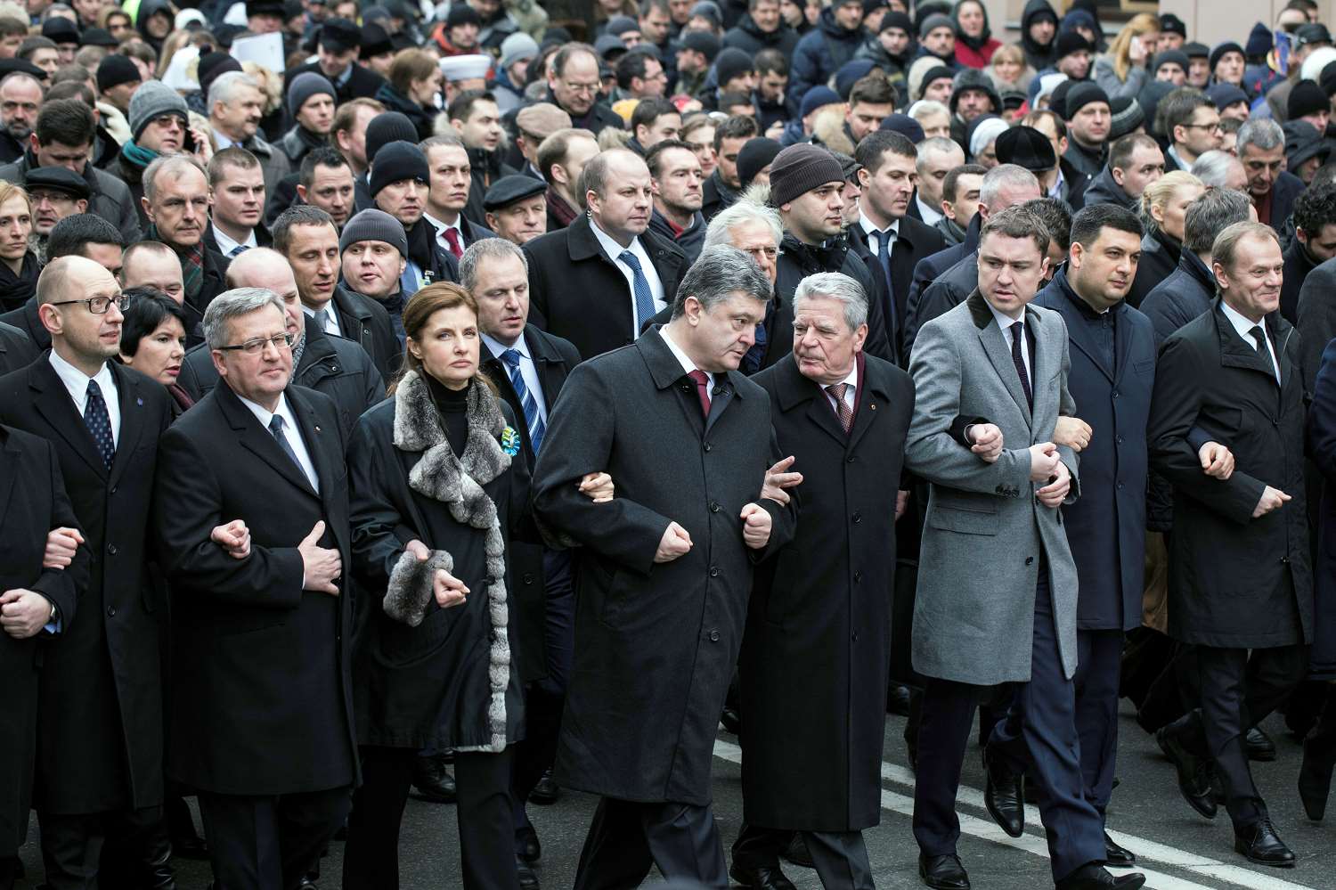 Gauck an der Seite des ukrainischen Präsidenten Poroschenko - auf dem Maidan wurde heute derer gedacht, die die Revolution nicht überlebt haben. / Foto: Florian Bachmeier, n-ost