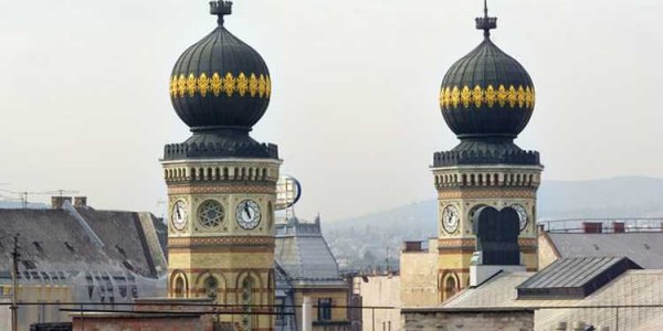 In Budapest steht die größte Synagoge Europas / Martin Feher, est&ost