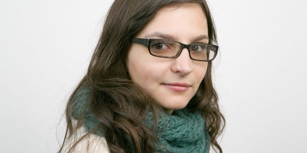 „Oh, Sie sprechen Deutsch?!” - Die rumänische Journalistin Ana Saliste-Iordache lebt seit über einem Jahr in Berlin. /&nbsp;Arne Sattler, n-ost