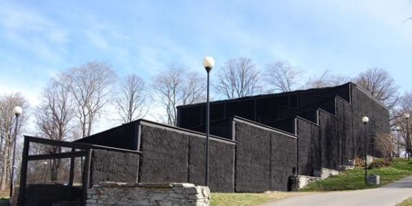 Strohtheater in Tallinn / Matthias Kolb, n-ost