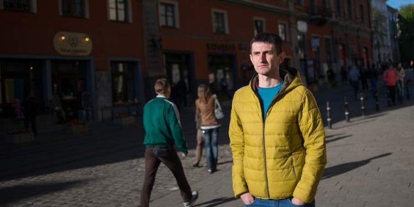 Alim Aliew, selbst Tatar und seit sechs Jahren in der Stadt, unterstützt die Tataren in Lemberg / Jacob Balzani Lööv, n-ost