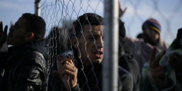 Flüchtlinge aus sicheren Herkunftsländern werden seit November nicht mehr durch die griechisch-mazedonische Grenze in Idomeni gelassen. Seitdem hat sich die Situation noch verschärft. / Foto: Stefan Schocher, n-ost