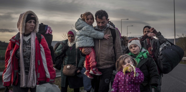 Taisir aus Aleppo (Bildmitte) hat in Dresden studiert und gearbeitet. Nun ist er wieder auf dem Weg nach Deutschland - um seine Familie in Sicherheit zu bringen. / Foto: Florian Bachmeier, n-ost