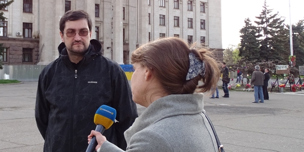 Der pro-ukrainische Journalist Sergej Dibrow untersuchte mit pro-russischen Kollegen die Vorfälle in Odessa. Das Fazit: Eine Verkettung unglücklicher Zufälle. / Foto: Simone Brunner