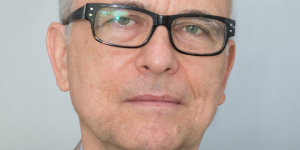 „Die serbische Regierung stößt im täglichen Umgang mit Rechtsstaatlichkeit, Meinungsfreiheit und Minderheiten immer wieder an die Grenzen, die sich aus ihrem Charakter und ihrer Mentalität als nationalistische Rechtspopulisten ergeben“, sagt Dusan Reljic von der Stiftung Wissenschaft und Politik / Pressefoto SWP