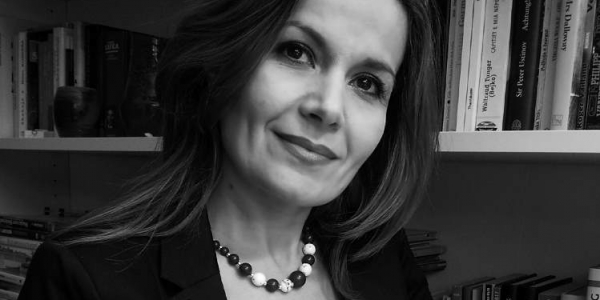 Lindita Arapi ist „Schriftstellerin des Jahres 2011“&nbsp;in Albanien / Dittrich Verlag