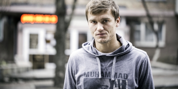 Stürmer Oleksandr Hladkyi wechselte im Sommer von Lwiw zum Klub „Schachtjor Donezk“, spielt Heimspiele aber weiterhin in Lwiw. Schachtjor ist wegen des Krieges dorthin emigriert. / Foto: Florian Bachmeier, n-ost